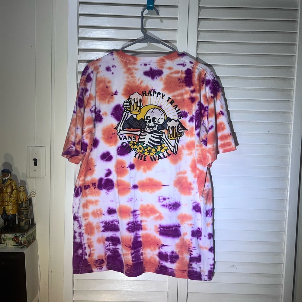 Men’s Large Custom Tie Dye Vans Classic Tee good condition.